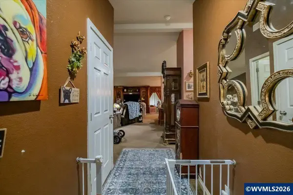 5232 Olympic Cir, Eugene, OR 97402