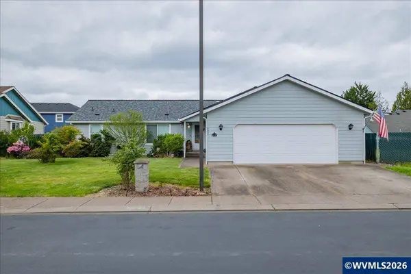 5232 Olympic Cir, Eugene, OR 97402