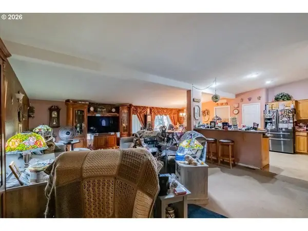 5323 OLYMPIC CIR, Eugene, OR 97402