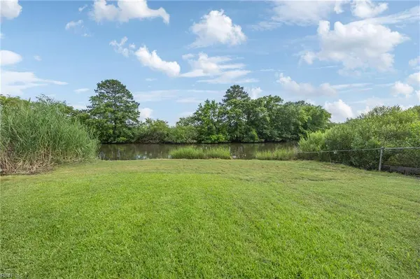 16 Diggs DR, Hampton, VA 23666