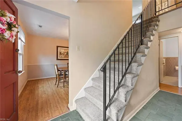 16 Diggs DR, Hampton, VA 23666