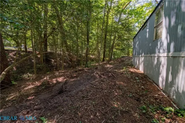 166 Barricks Mill RD, Topping, VA 23169