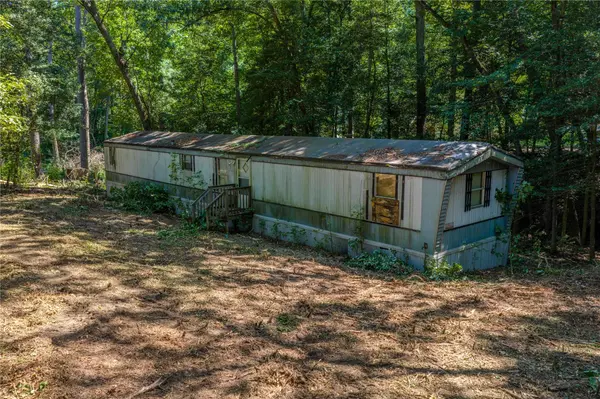 166 Barricks Mill RD, Topping, VA 23169