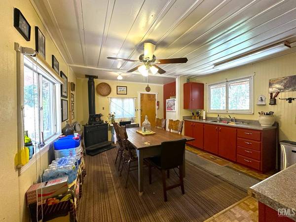 18 White River Road, Cal Hot Springs, CA 93207