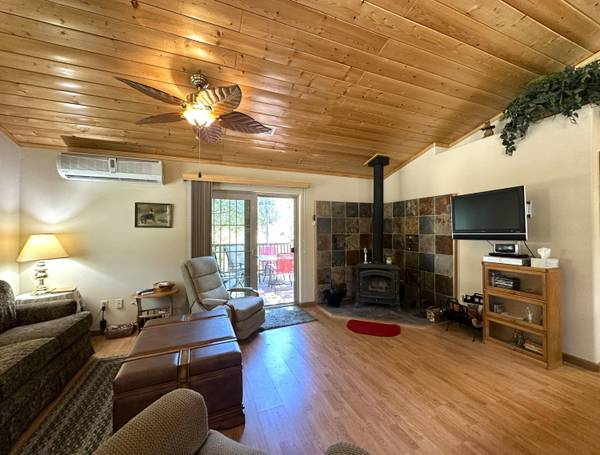 44267 Pine Flat Drive, California Hot Springs, CA 93207