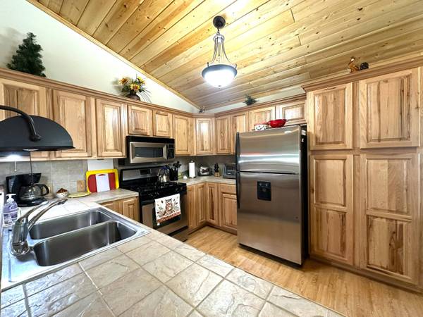 44267 Pine Flat Drive, California Hot Springs, CA 93207