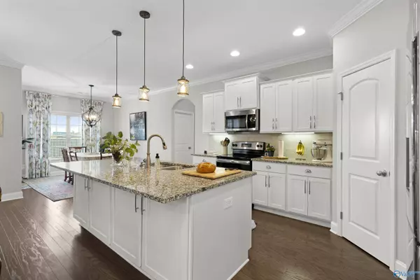 181 Bakers Farm Drive, Decatur, AL 35603