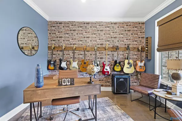 10 Sage Oak Drive, Decatur, AL 35603