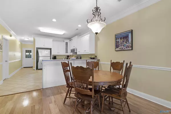 28 Jackson Way, Decatur, AL 35603