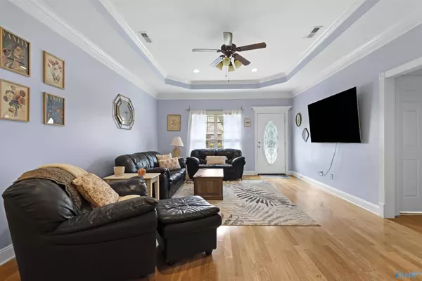 28 Jackson Way, Decatur, AL 35603