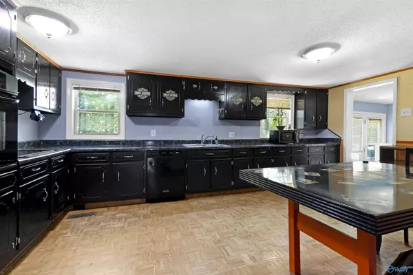 80 Shirley Hill, Somerville, AL 35670