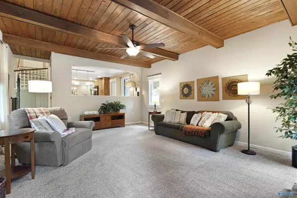 2015 Chapel Hill Road SW, Decatur, AL 35603