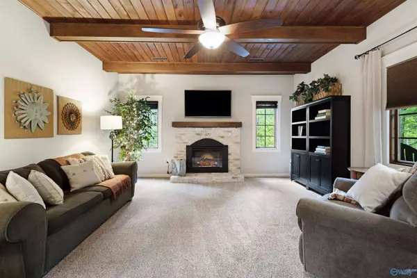 2015 Chapel Hill Road SW, Decatur, AL 35603