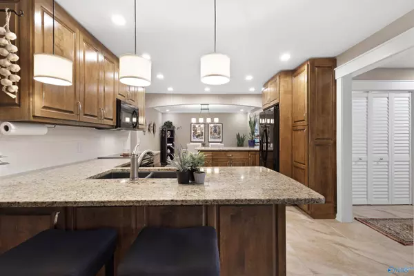 2015 Chapel Hill Road SW, Decatur, AL 35603