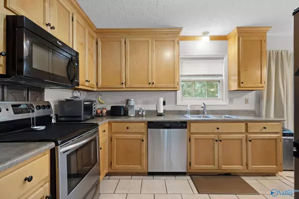 14249 Parker Road, Athens, AL 35611