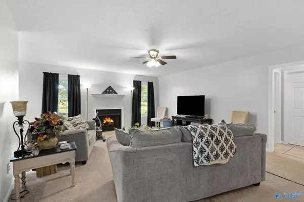 14249 Parker Road, Athens, AL 35611