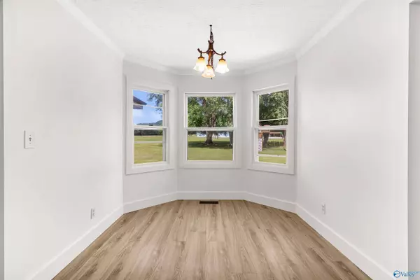 124 N Robinson Road, Hartselle, AL 35640