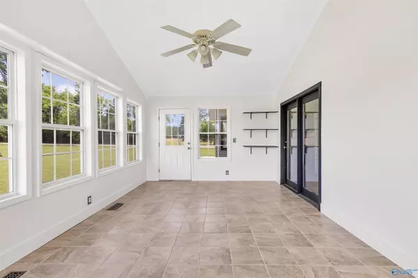 124 N Robinson Road, Hartselle, AL 35640