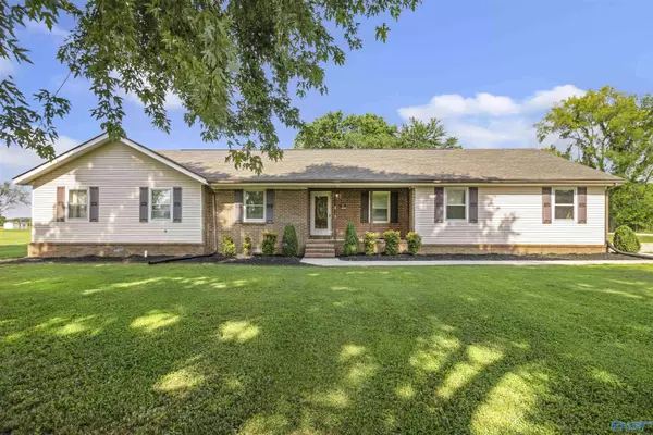 124 N Robinson Road, Hartselle, AL 35640