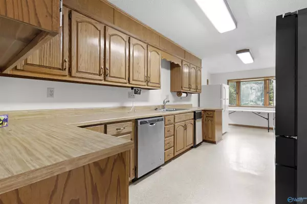 282 Tall Pine Road, Hartselle, AL 35640