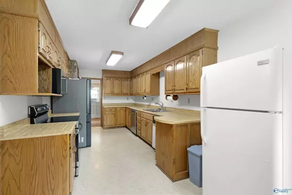 282 Tall Pine Road, Hartselle, AL 35640