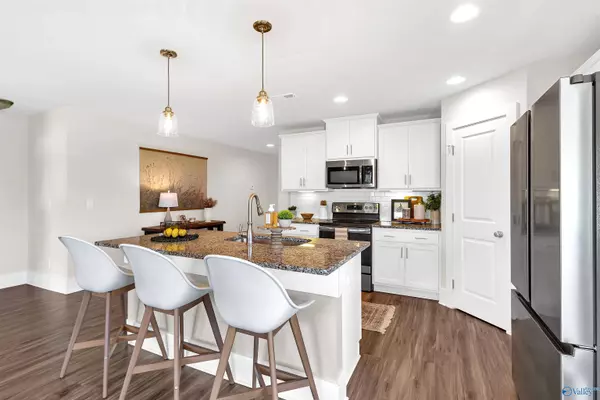 32 Sage Oak Drive, Decatur, AL 35603