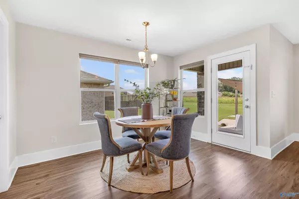 32 Sage Oak Drive, Decatur, AL 35603