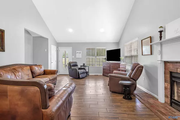 89 Friendship Road, Somerville, AL 35670