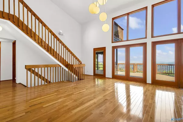 5000 Sunset Bluff SE, Huntsville, AL 35803