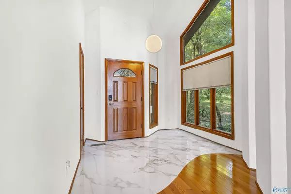 5000 Sunset Bluff SE, Huntsville, AL 35803