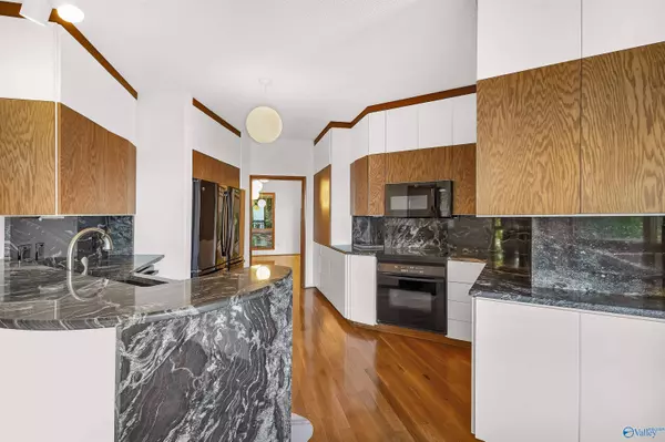 5000 Sunset Bluff SE, Huntsville, AL 35803