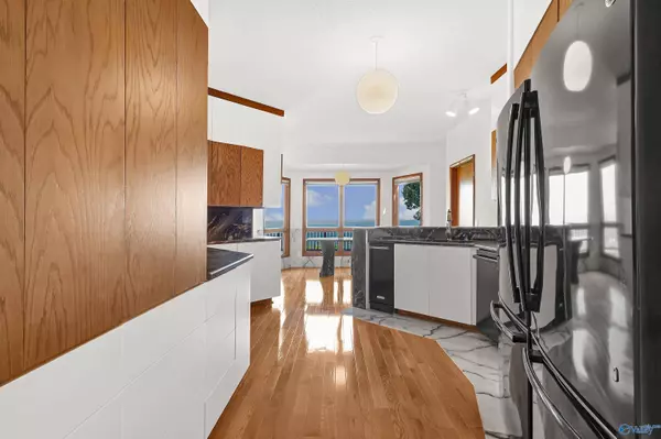 5000 Sunset Bluff SE, Huntsville, AL 35803