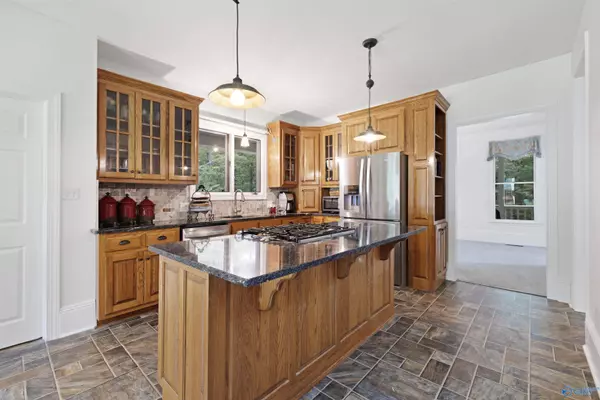 1125 Perkins Wood Road, Hartselle, AL 35640