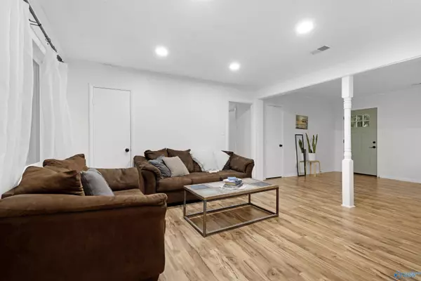 148 Pine Street, Decatur, AL 35603