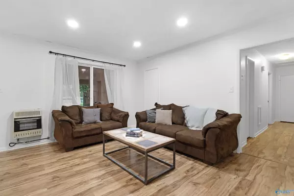 148 Pine Street, Decatur, AL 35603