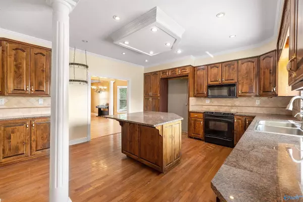 1327 Friendship Road, Somerville, AL 35670