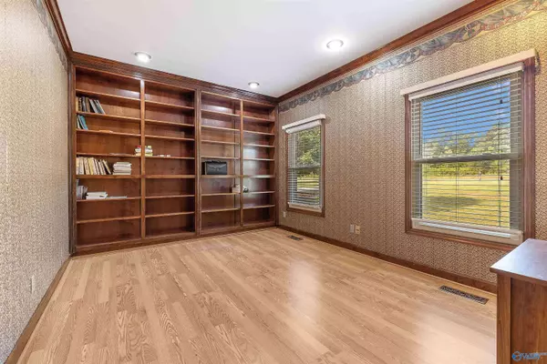 1327 Friendship Road, Somerville, AL 35670