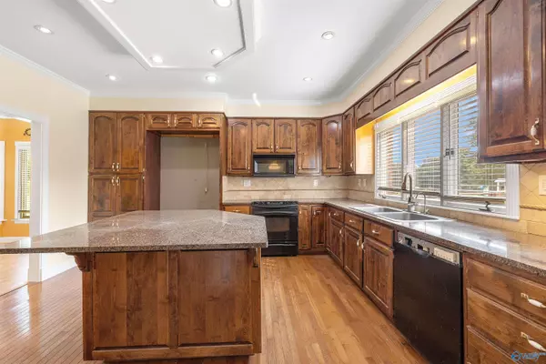 1327 Friendship Road, Somerville, AL 35670