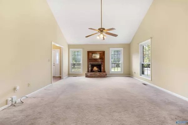 101 Mountain View Lane, Madison, AL 35758