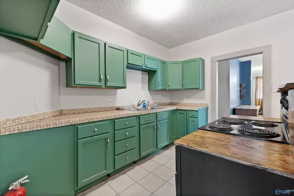 310 6th Avenue NW, Decatur, AL 35601