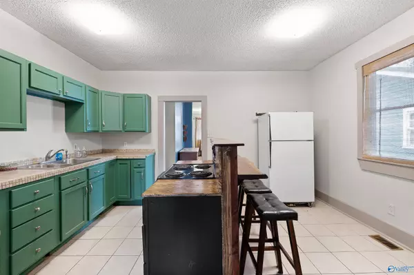 310 6th Avenue NW, Decatur, AL 35601