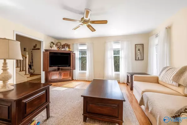 90 Terry Lynn Circle, Somerville, AL 35670