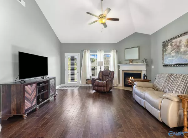 78 Churchill Terrace, Decatur, AL 35603