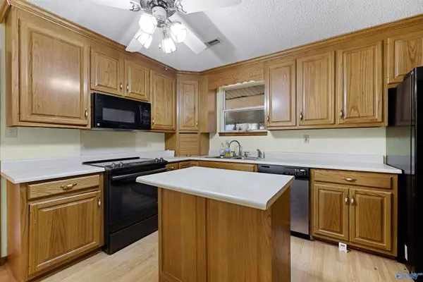 307 Harolds Drive NW, Huntsville, AL 35806