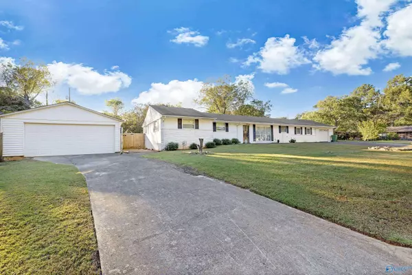 307 Harolds Drive NW, Huntsville, AL 35806