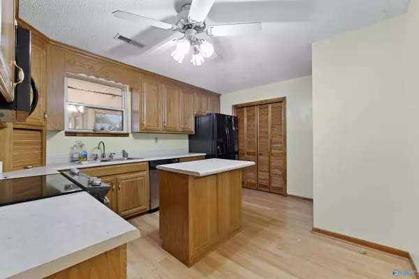 307 Harolds Drive NW, Huntsville, AL 35806