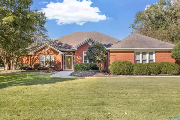 148 Cove Creek Drive, Decatur, AL 35603