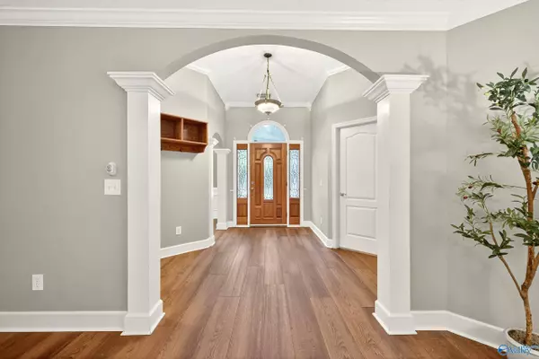 148 Cove Creek Drive, Decatur, AL 35603