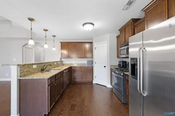 12 Pecan Circle, Decatur, AL 35603