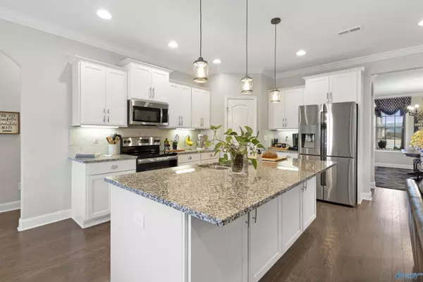 181 Bakers Farm Drive, Decatur, AL 35603